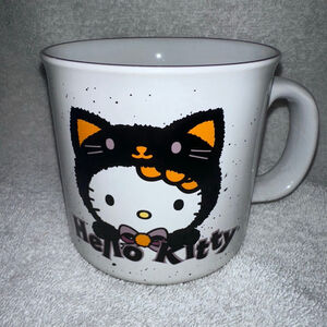 NWOT 2024 Sanrio HELLO KITTY Halloween 20Oz Mug Cup Coffee Tea Soup
